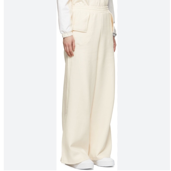 Brand New Adidas ADICOLOR CLEAN CLASSICS PANTS - Picture 4 of 16